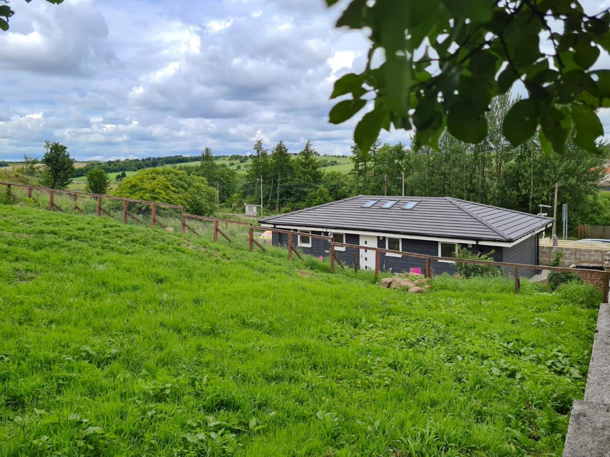 Craigpark Lodge Caldercruix Экстерьер фото